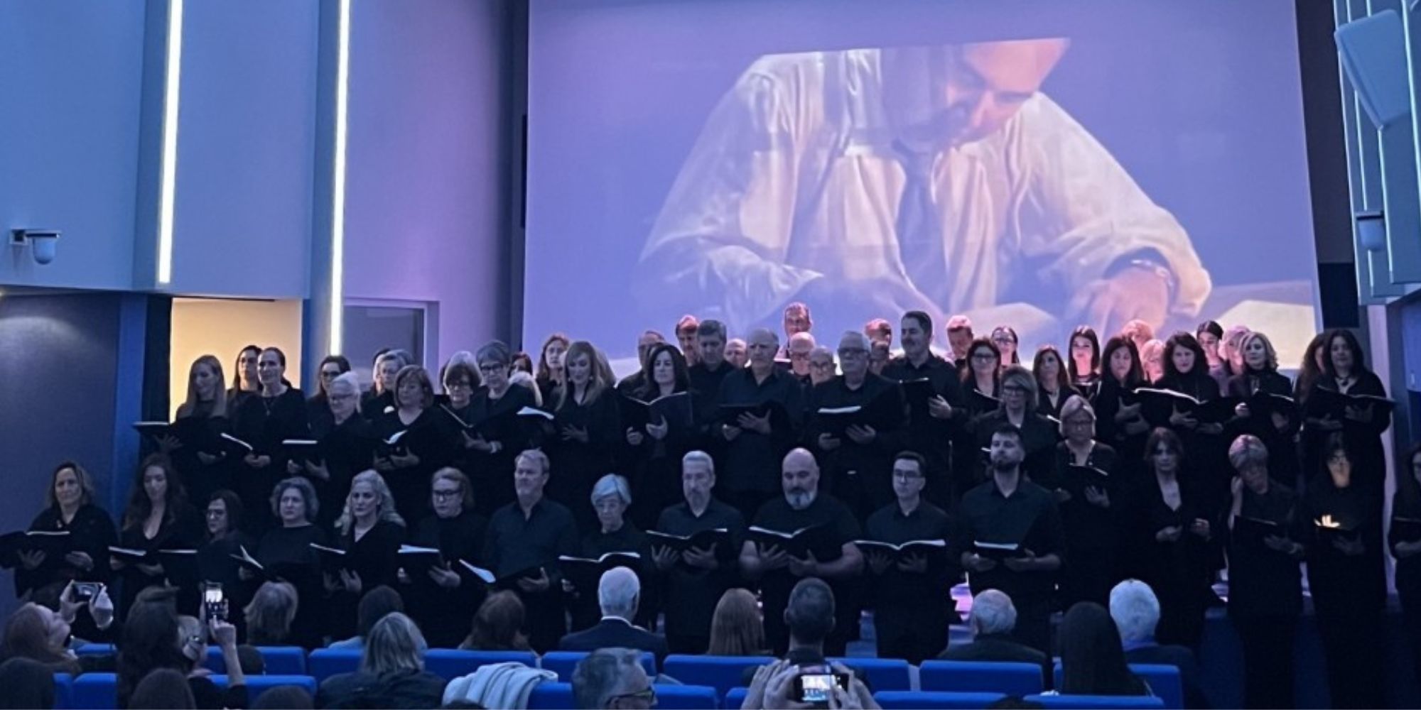 El Coro ICALI participa en la gala de la final autonómica del XVII Festival de Clipmetrajes de Manos Unidas